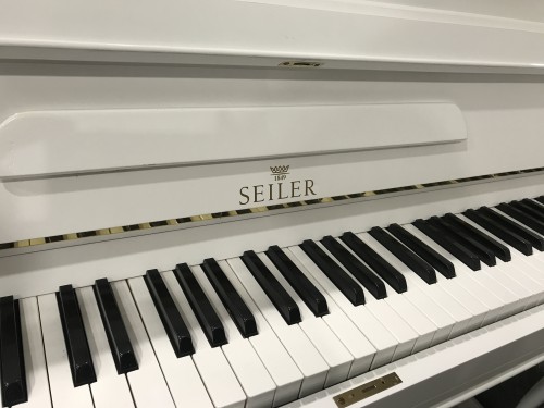 Pianino białe szwedzkie Svenska